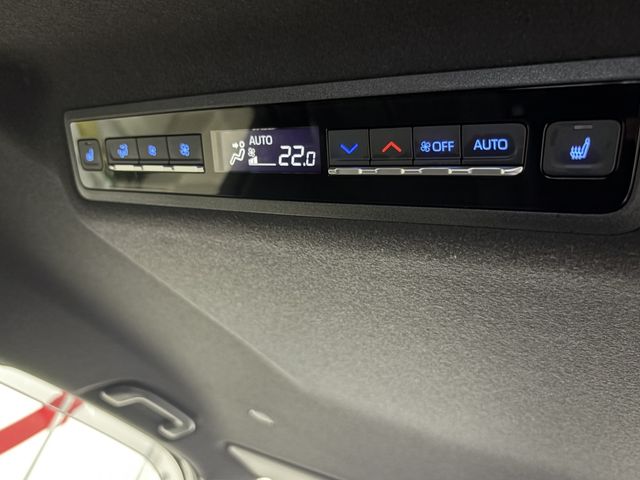 TOYOTA NOAH 4WD 2024