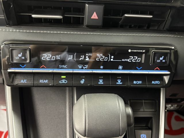 TOYOTA NOAH 4WD 2024