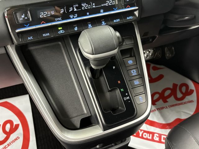 TOYOTA NOAH 4WD 2024