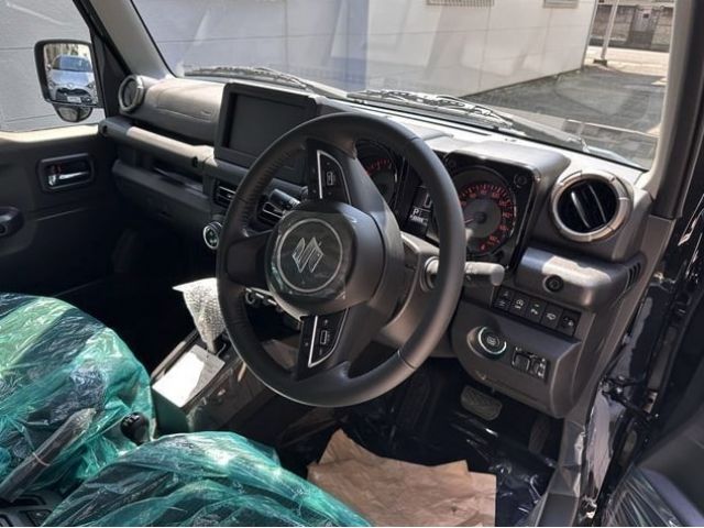 SUZUKI JIMNY NOMADE 2025