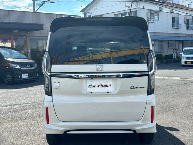 HONDA N BOX CUSTOM 2018