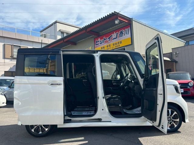 HONDA N BOX CUSTOM 2018