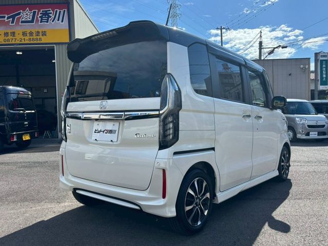 HONDA N BOX CUSTOM 2018