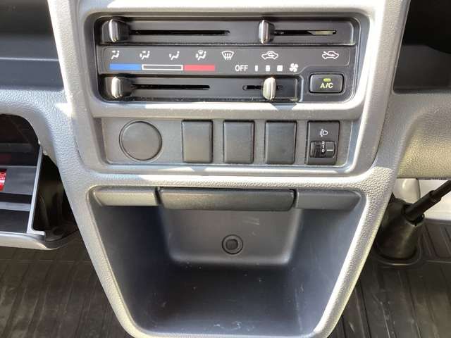 MITSUBISHI MINICAB truck 2015