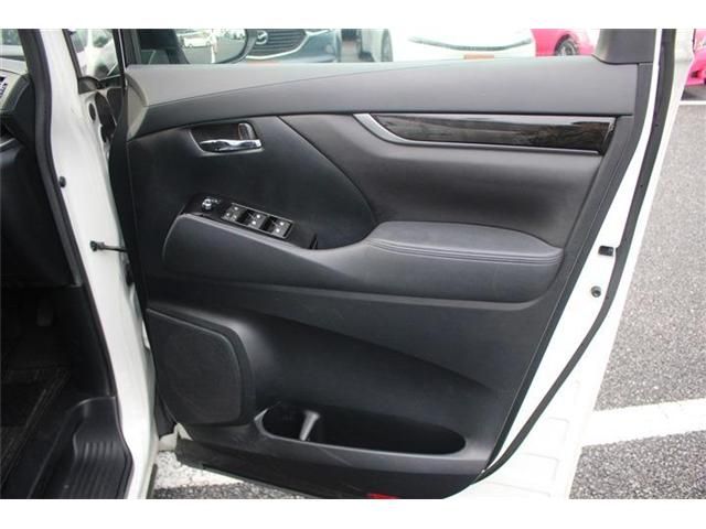 TOYOTA VELLFIRE 2015