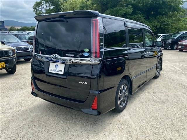 TOYOTA NOAH 2019