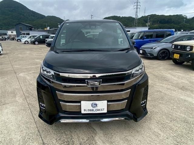 TOYOTA NOAH 2019