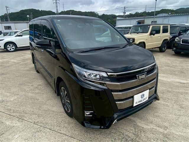 TOYOTA NOAH 2019