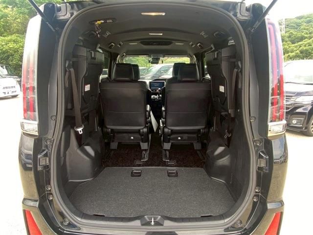 TOYOTA NOAH 2019