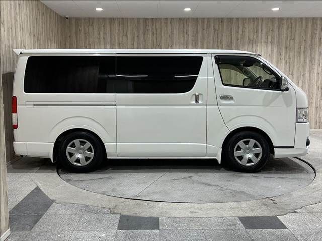 TOYOTA HIACE van 4WD 2018