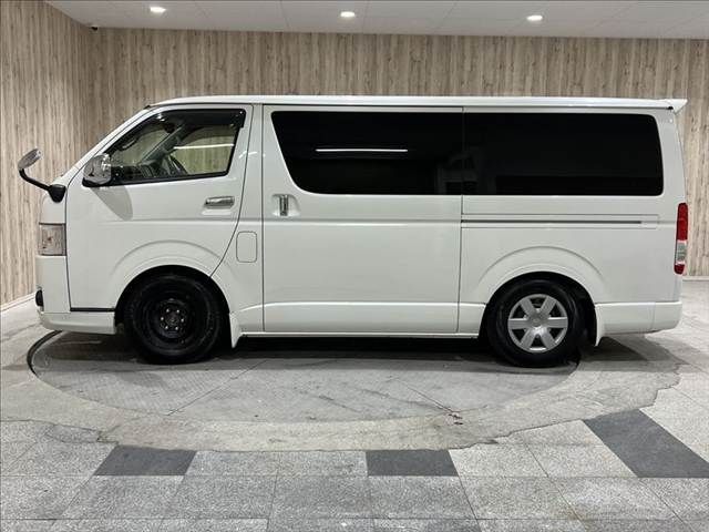 TOYOTA HIACE van 4WD 2018