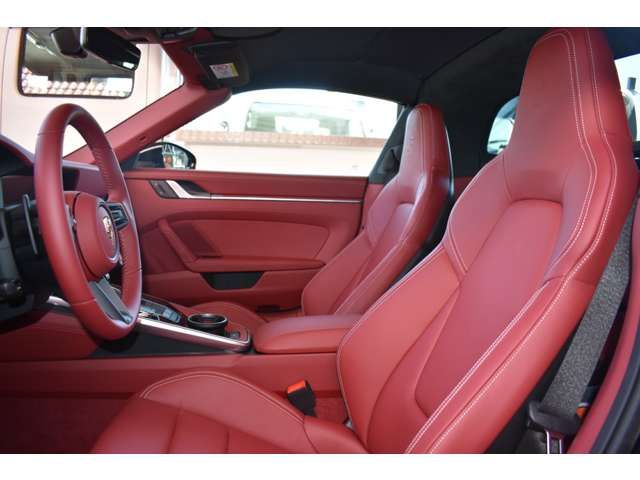 PORSCHE PORSCHE 911 2025