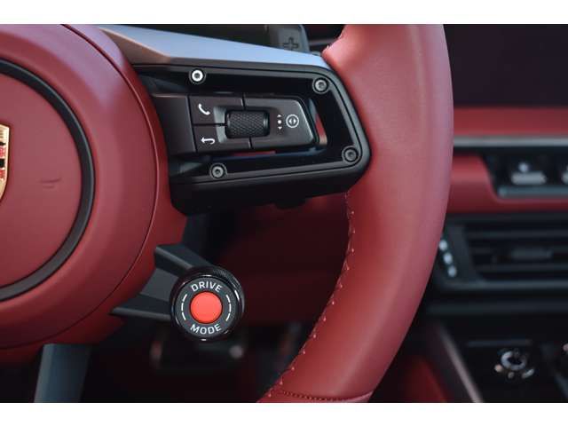 PORSCHE PORSCHE 911 2025