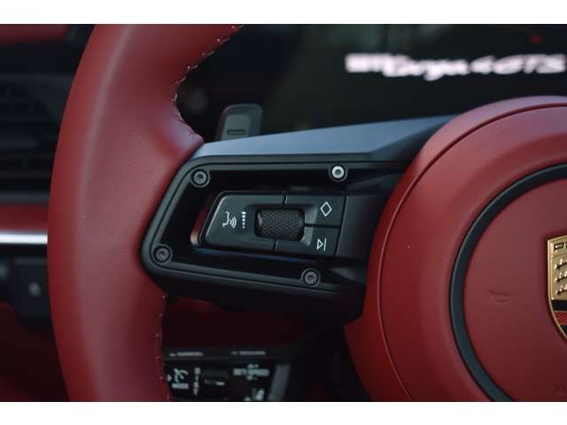 PORSCHE PORSCHE 911 2025