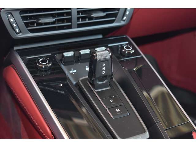 PORSCHE PORSCHE 911 2025