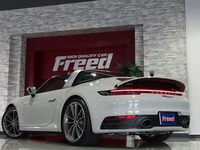 PORSCHE PORSCHE 911 2024