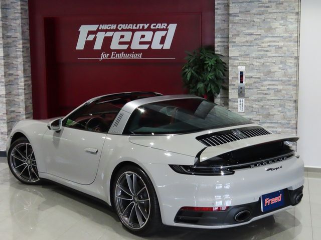 PORSCHE PORSCHE 911 2024