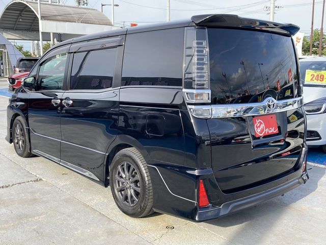 TOYOTA VOXY 4WD 2019