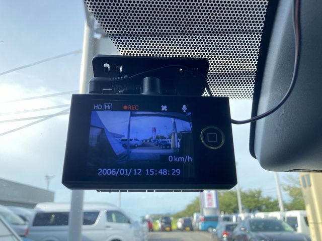 TOYOTA VOXY 4WD 2019