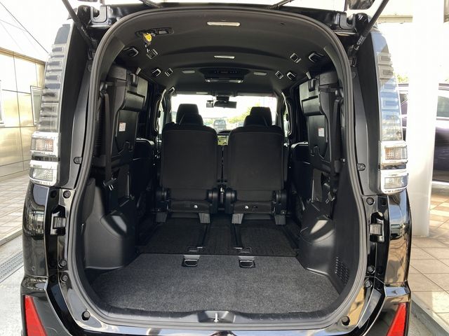 TOYOTA VOXY 4WD 2019