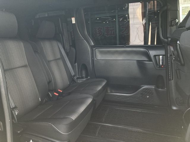 TOYOTA VOXY 4WD 2019