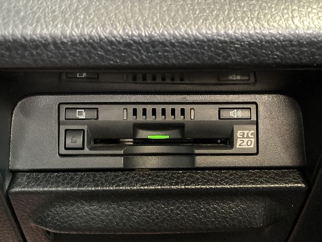 TOYOTA VOXY 4WD 2019