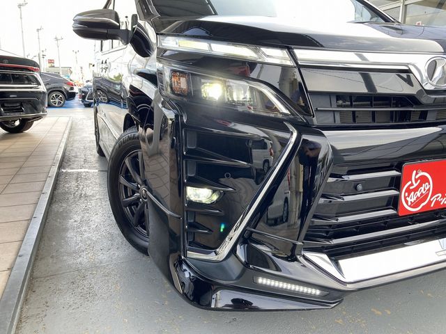 TOYOTA VOXY 4WD 2019