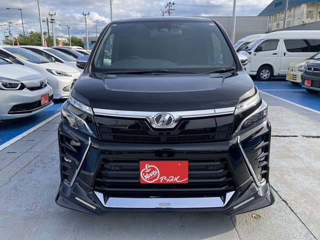TOYOTA VOXY 4WD 2019