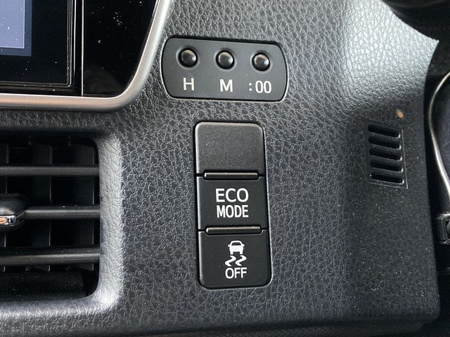 TOYOTA VOXY 4WD 2019