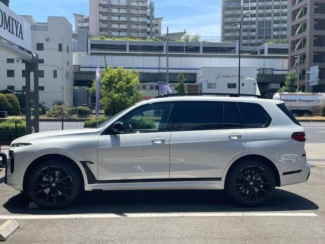 BMW BMW X7 2024