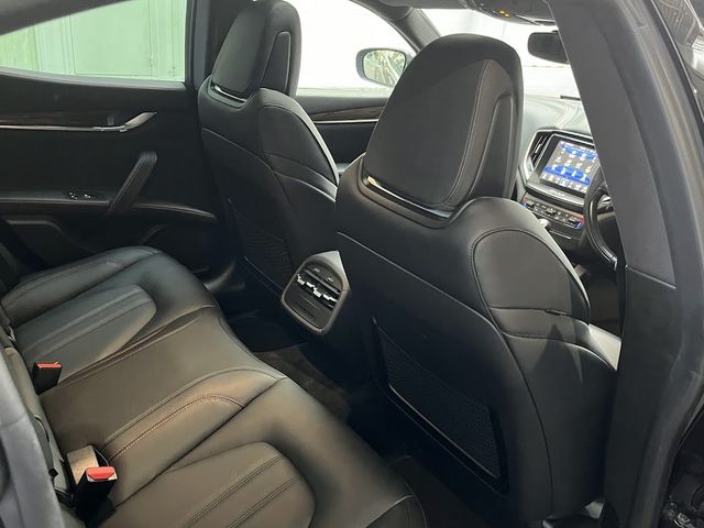 MASERATI MASERATI GHIBLI Sedan 2016