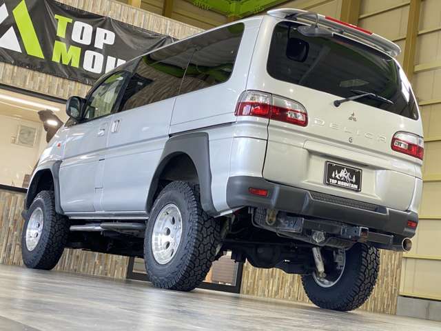 MITSUBISHI DELICA SPACE GEAR  4WD 2004