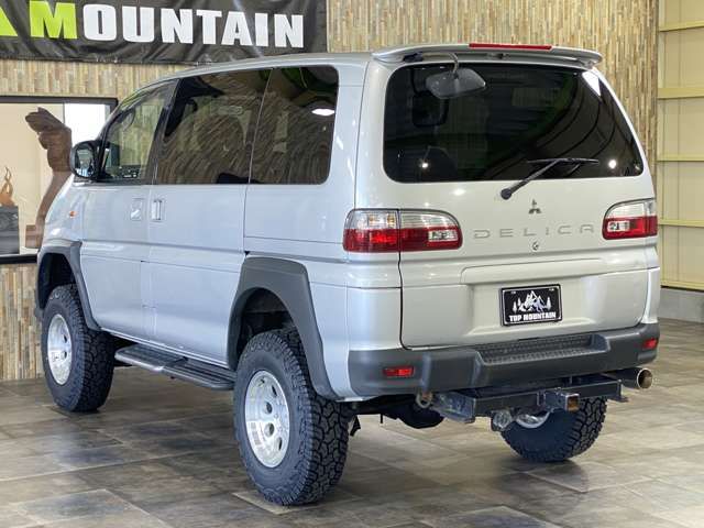 MITSUBISHI DELICA SPACE GEAR  4WD 2004