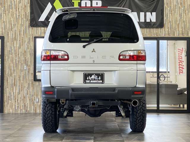 MITSUBISHI DELICA SPACE GEAR  4WD 2004