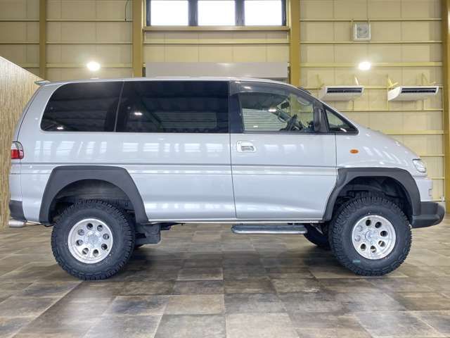 MITSUBISHI DELICA SPACE GEAR  4WD 2004