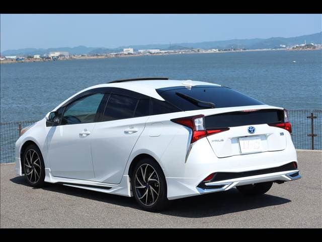 TOYOTA PRIUS 2020