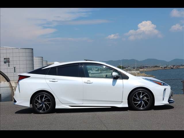 TOYOTA PRIUS 2020