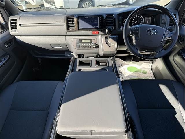 TOYOTA HIACE van 2WD 2023