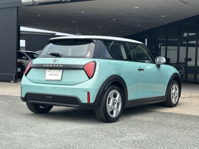 BMW MINI COOPER 2024