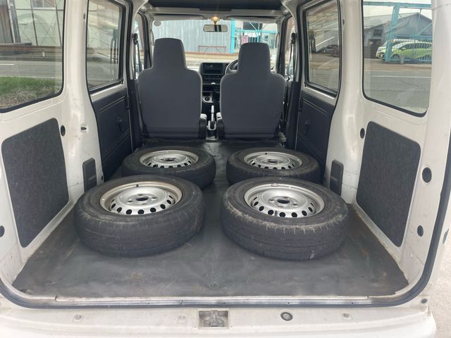 DAIHATSU HIJET CARGO 4WD 2011