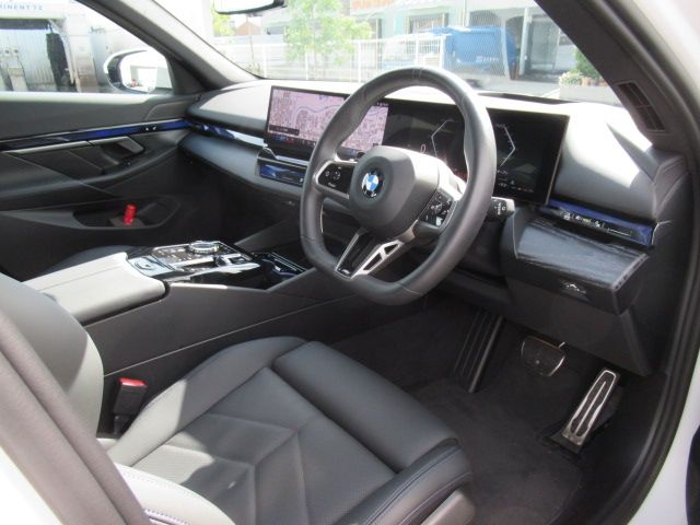 BMW BMW 5series TOURING 2024