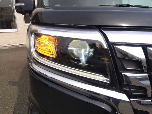 SUZUKI Spacia custom 4WD 2023