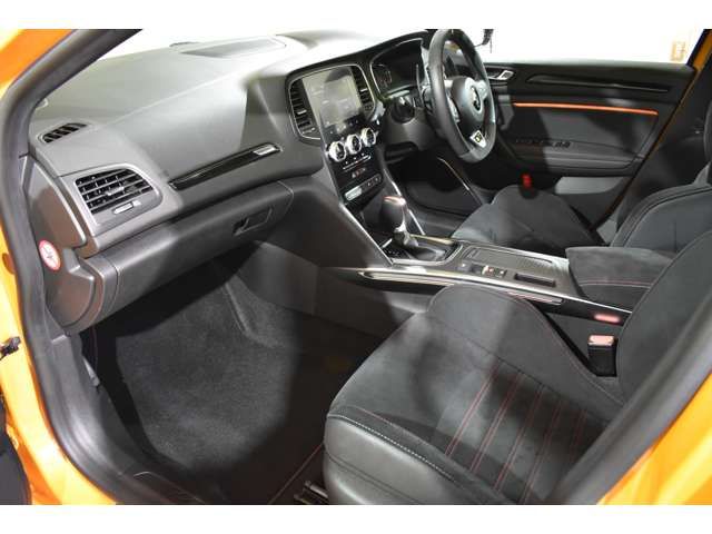 RENAULT RENAULT MEGANE hatchback 2022