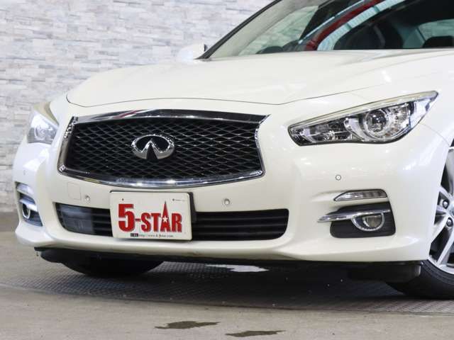 NISSAN SKYLINE HYBRID 2017