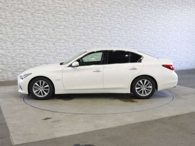 NISSAN SKYLINE HYBRID 2017