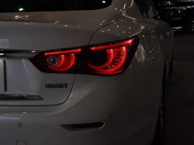 NISSAN SKYLINE HYBRID 2017