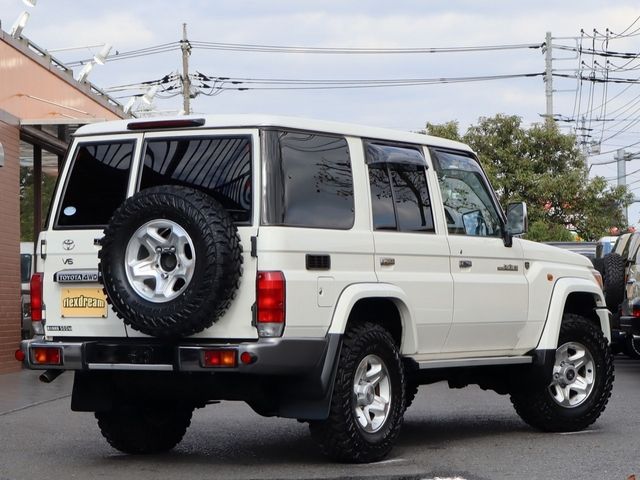 TOYOTA LANDCRUISER van 2015