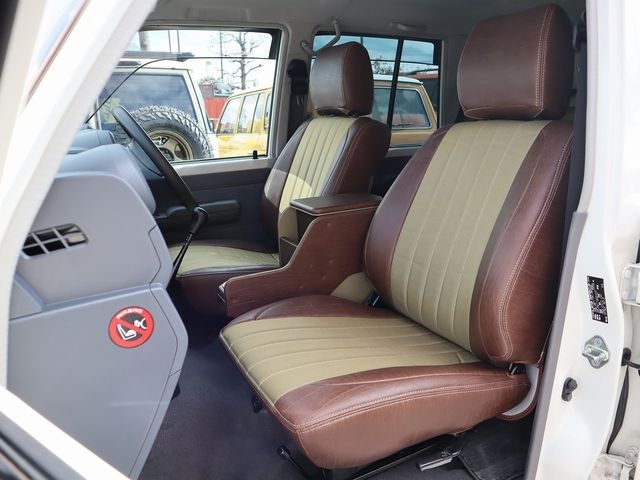 TOYOTA LANDCRUISER van 2015