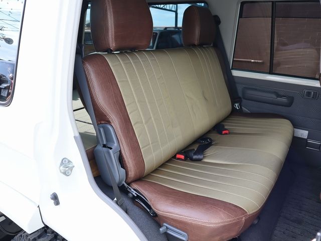 TOYOTA LANDCRUISER van 2015