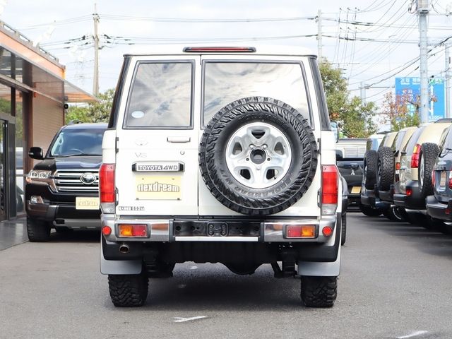 TOYOTA LANDCRUISER van 2015
